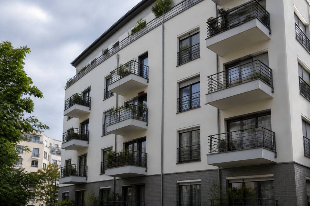 Categorie e en copropriété : obligations, travaux et impact sur la valeur du logement