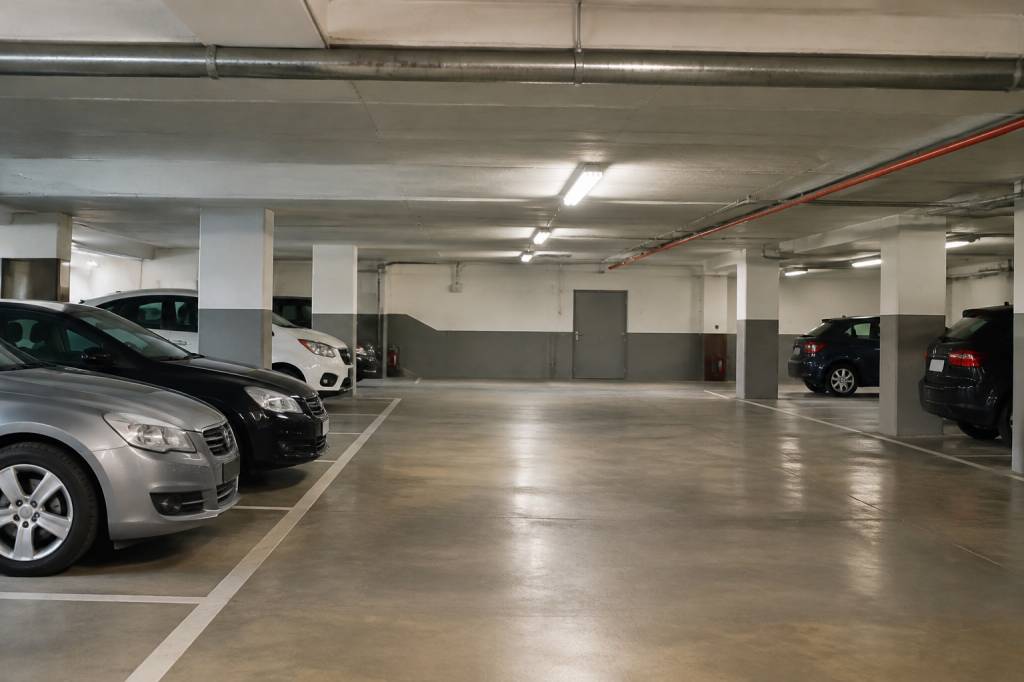 Stationnement dans les parties communes en copropriété : règles et droits des copropriétaires